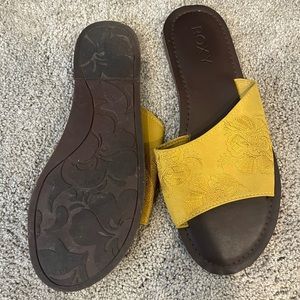Yellow floral Roxy slide sandals